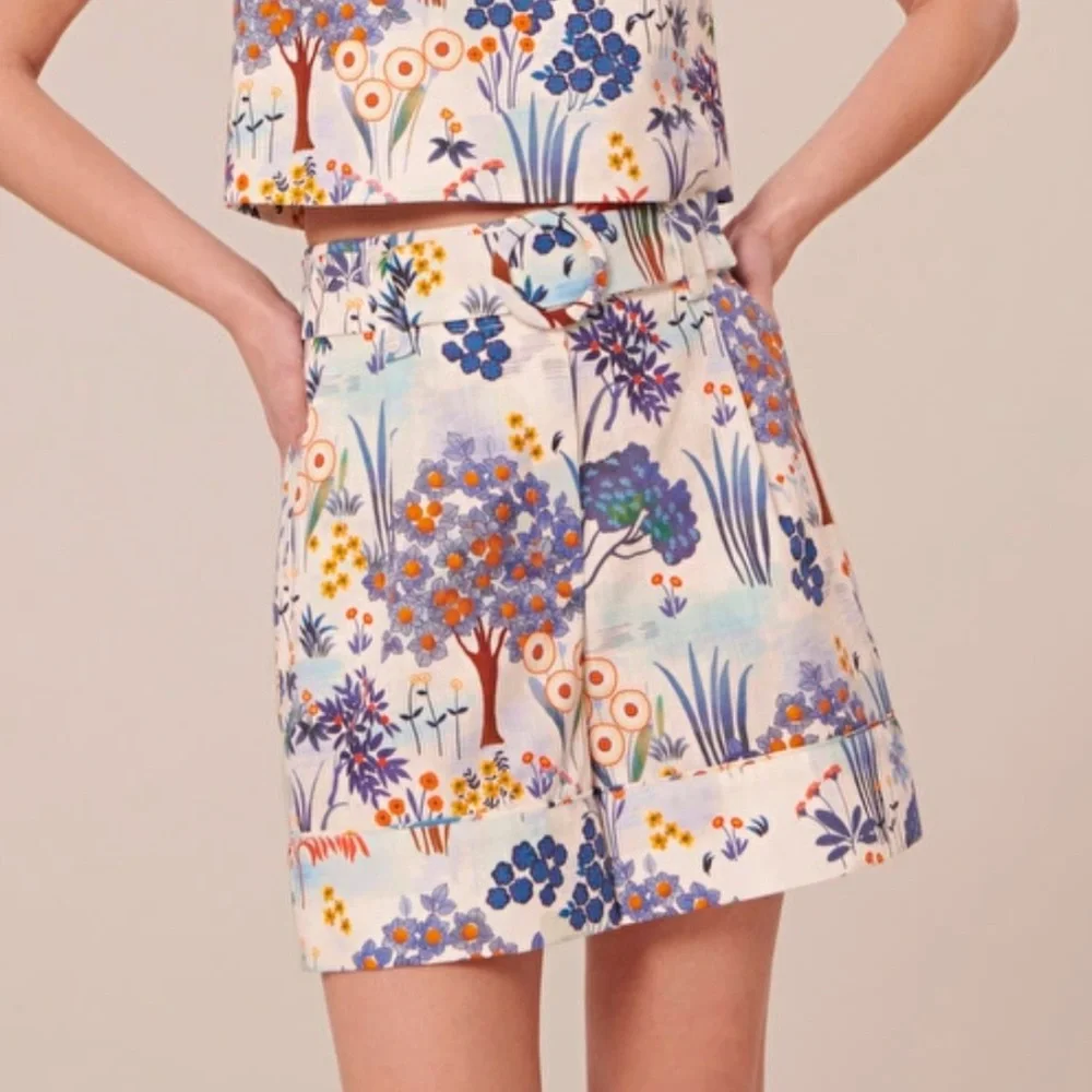 NWT Tara Jarmon Shelby Cotton Printed Floral Cuffed Belted High Waisted Shorts